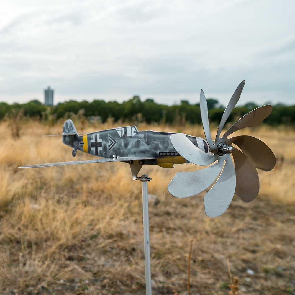 messerschmitt-dekoration-fuer-den-garten