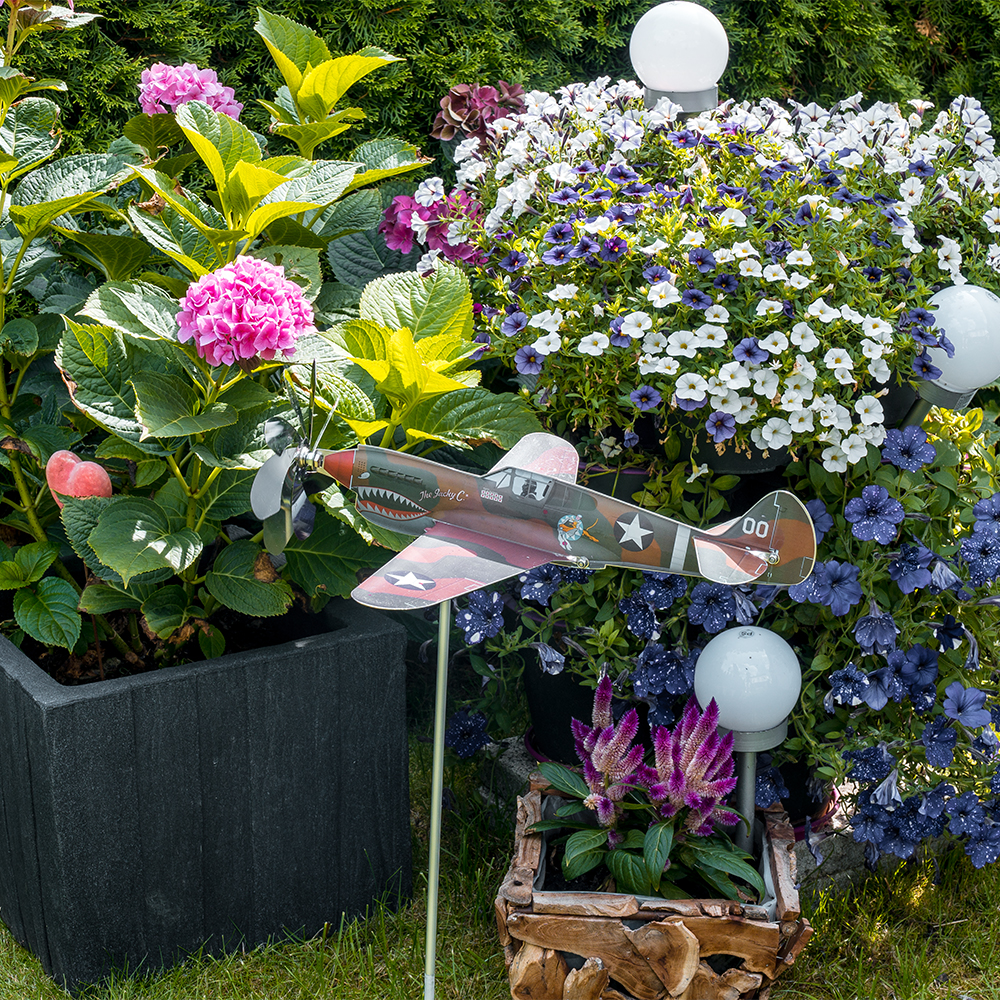 kittyhawk-gardenfighter