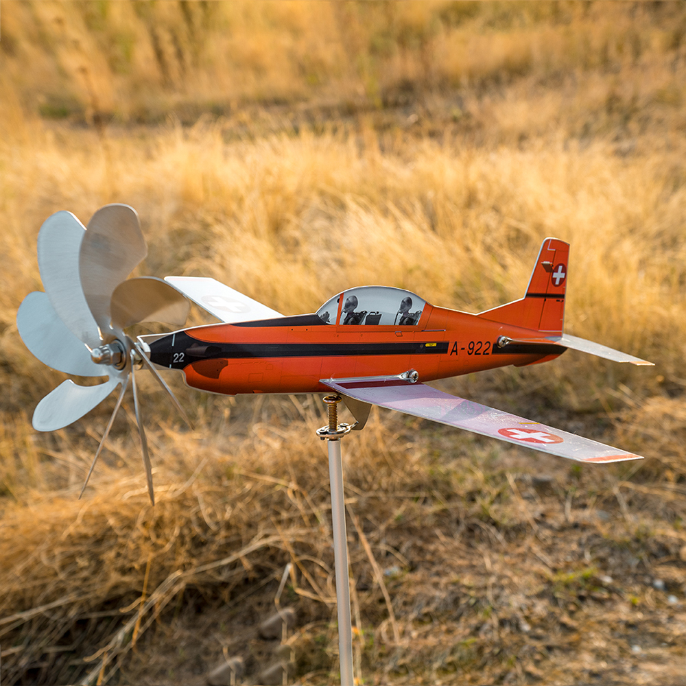 pilatus-pc-7-gartendekoration-1