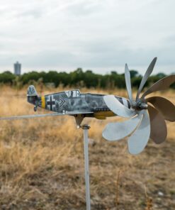 messerschmitt-dekoration-fuer-den-garten